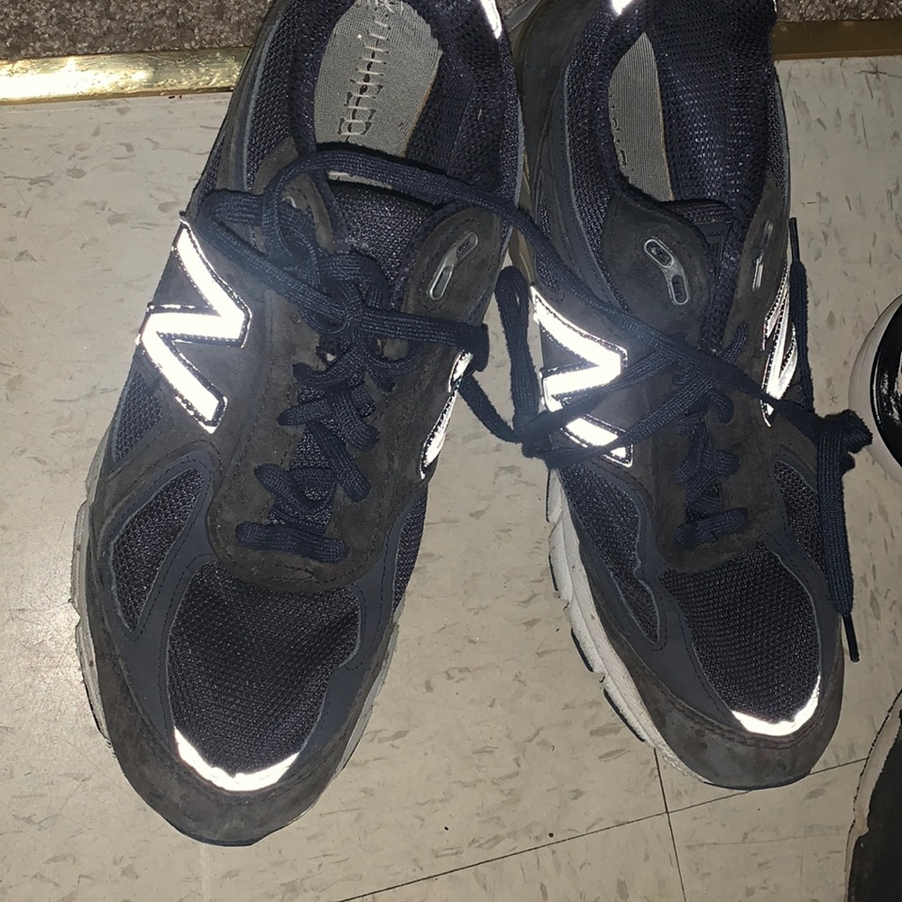 New balance 990 v4